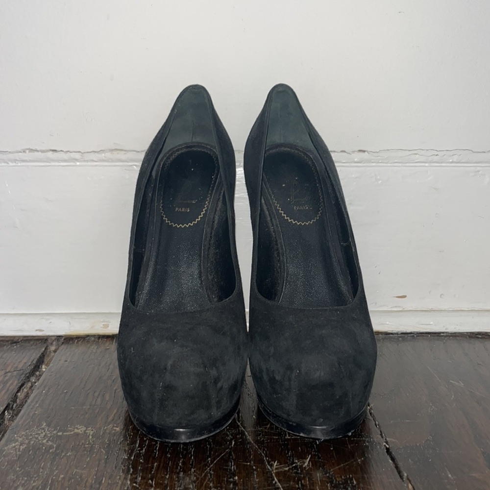 Yves Saint Laurent pumps